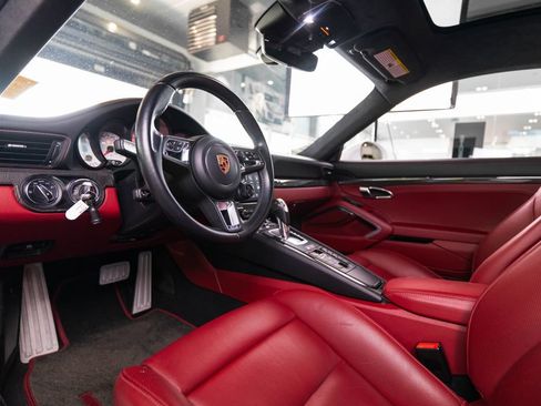 Certified 2018 Porsche 911 Turbo AWD/4WD image 4