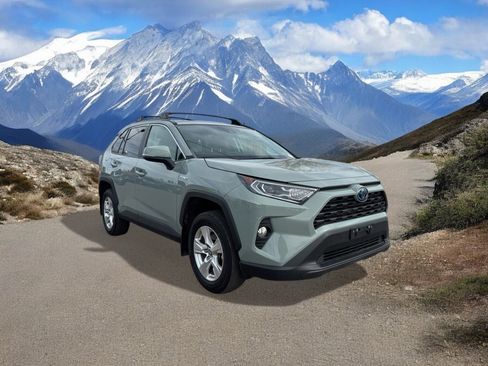 Used 2021 Toyota RAV4 XLE image 7