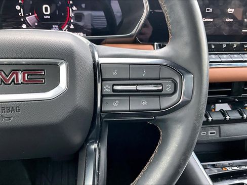 Used 2023 GMC Canyon AT4 w/ AT4 Premium Package image 18