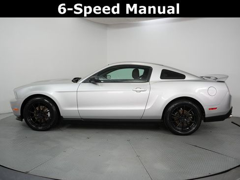 Used 2012 Ford Mustang Coupe image 4