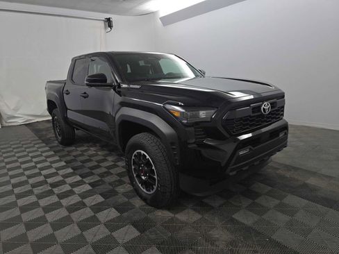 Certified 2025 Toyota Tacoma TRD Off-Road w/ TRD Off Road Premium Package AWD/4WD image 2