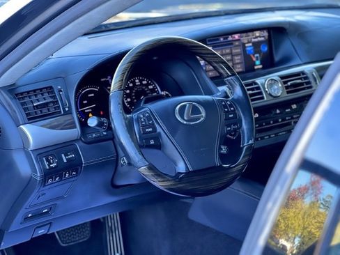 Used 2014 Lexus LS 600h L image 16