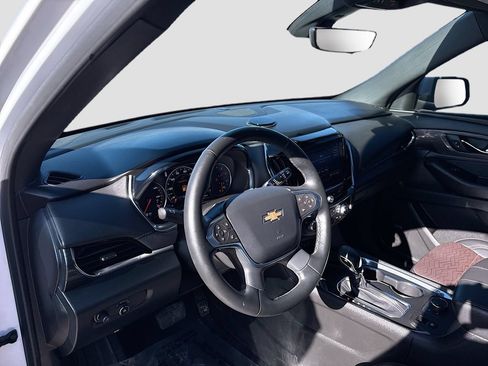 Used 2023 Chevrolet Traverse High Country AWD/4WD image 9
