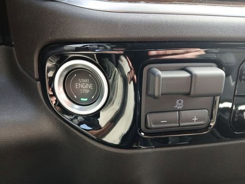 New 2025 GMC Sierra 1500 Elevation w/ Preferred Package image 17