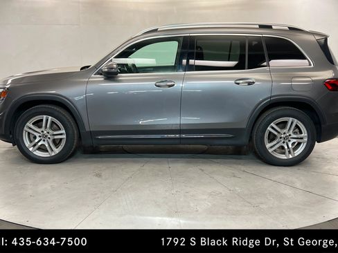 Certified 2022 Mercedes-Benz GLB 250 4MATIC w/ Premium Package Lite image 2