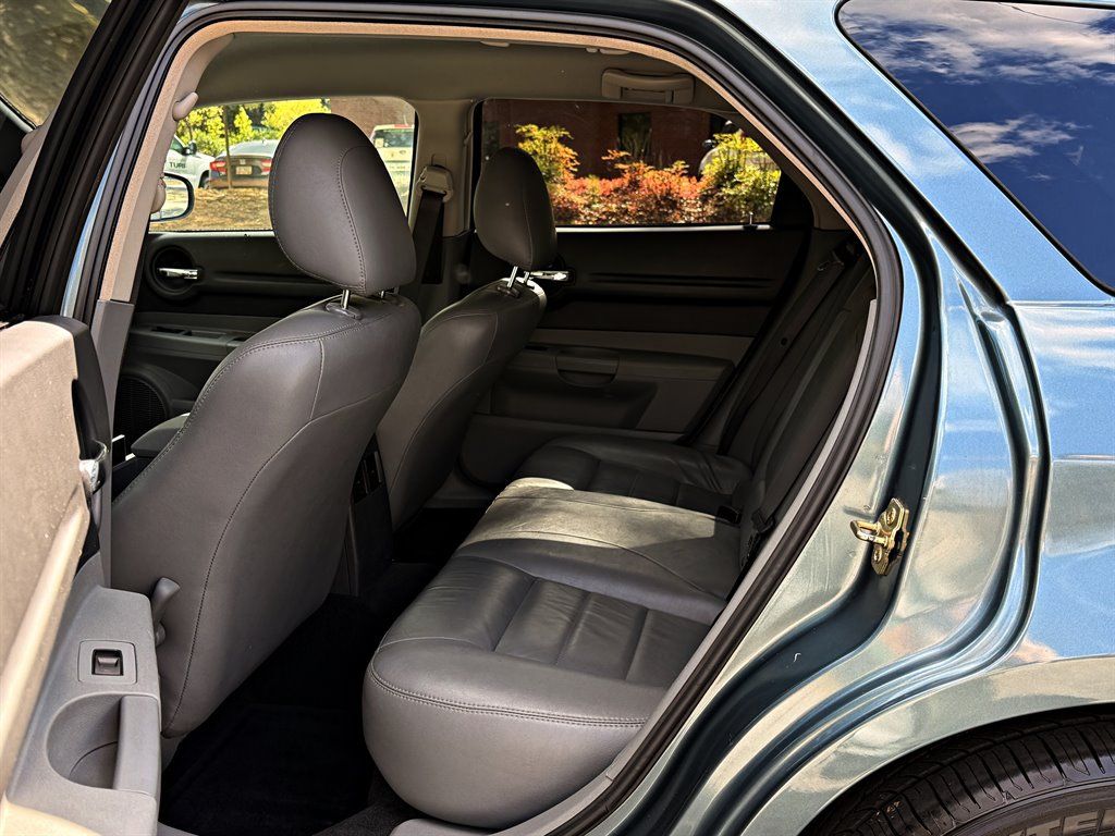 Used 2005 Dodge Magnum R/T w/ Convenience Group II RWD image 10