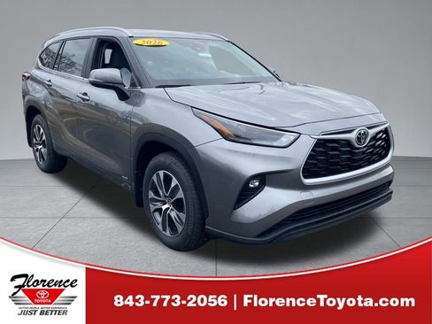 New 2026 Toyota Highlander XLE image 1