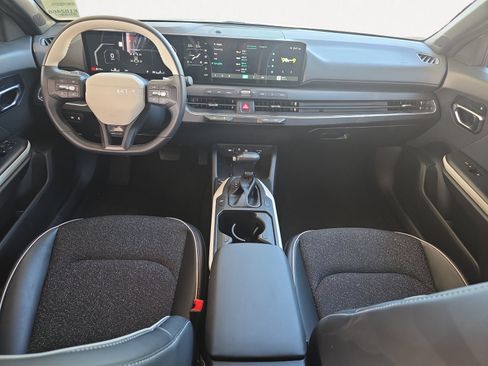 Certified 2025 Kia K4 GT-Line w/ GT-Line Sunroof Package image 2