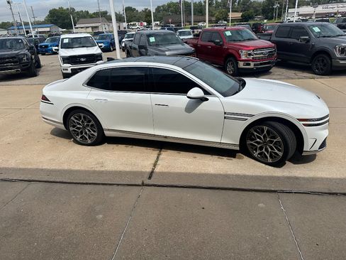 Used 2025 Genesis G90 3.5T AWD/4WD image 10