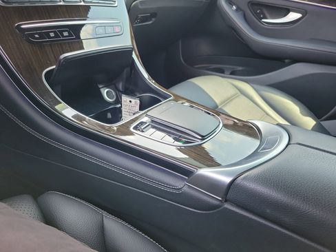 Used 2020 Mercedes-Benz GLC 300 w/ Premium Package image 29