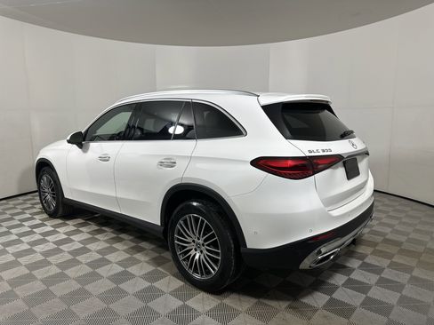 Used 2025 Mercedes-Benz GLC 300 4MATIC image 5