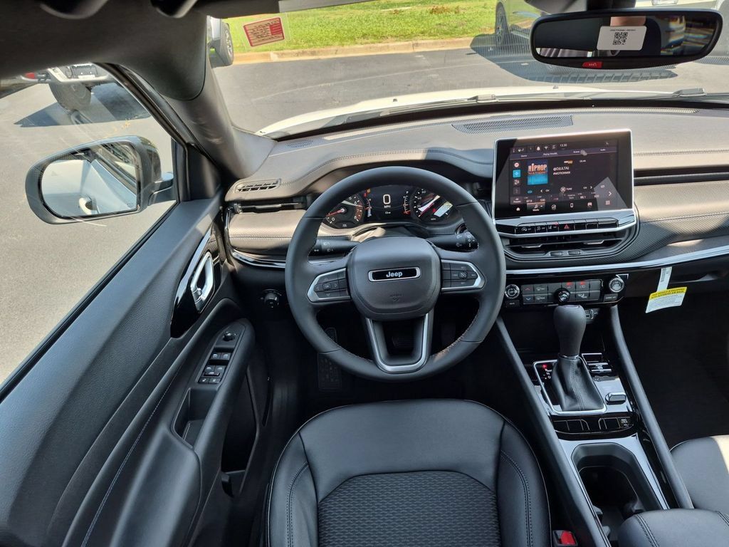 New 2026 Jeep Compass Latitude AWD/4WD image 30