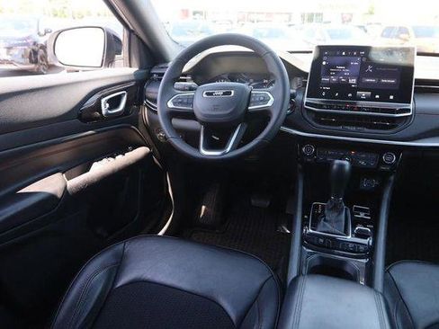 Used 2025 Jeep Compass Trailhawk AWD/4WD image 23