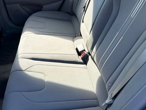 Used 2025 Hyundai Elantra SEL FWD image 22