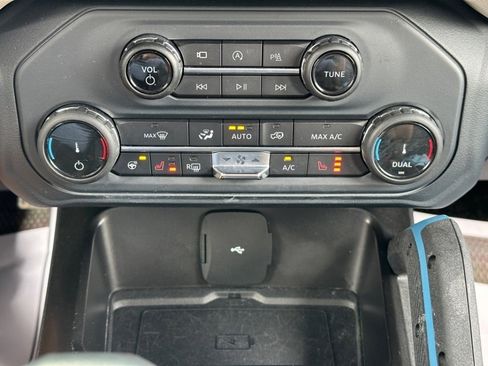 Used 2022 Ford Bronco Wildtrak image 30