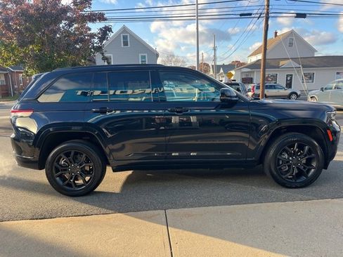 Used 2023 Jeep Grand Cherokee 30th Anniversary image 7