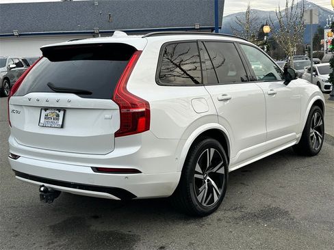 Used 2022 Volvo XC90 T8 R-Design w/ Advanced Package image 6