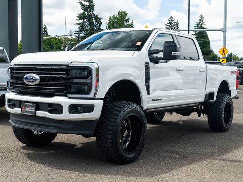 Used 2025 Ford F350 Platinum AWD/4WD image 3