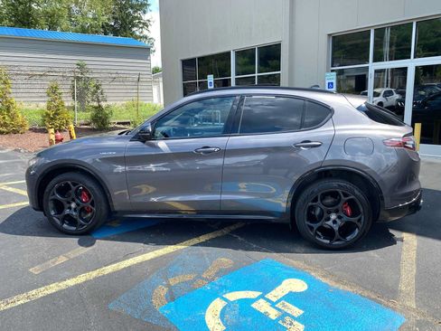 Used 2024 Alfa Romeo Stelvio Veloce AWD/4WD image 13