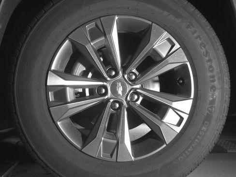 Used 2025 Chevrolet Equinox LT FWD image 12