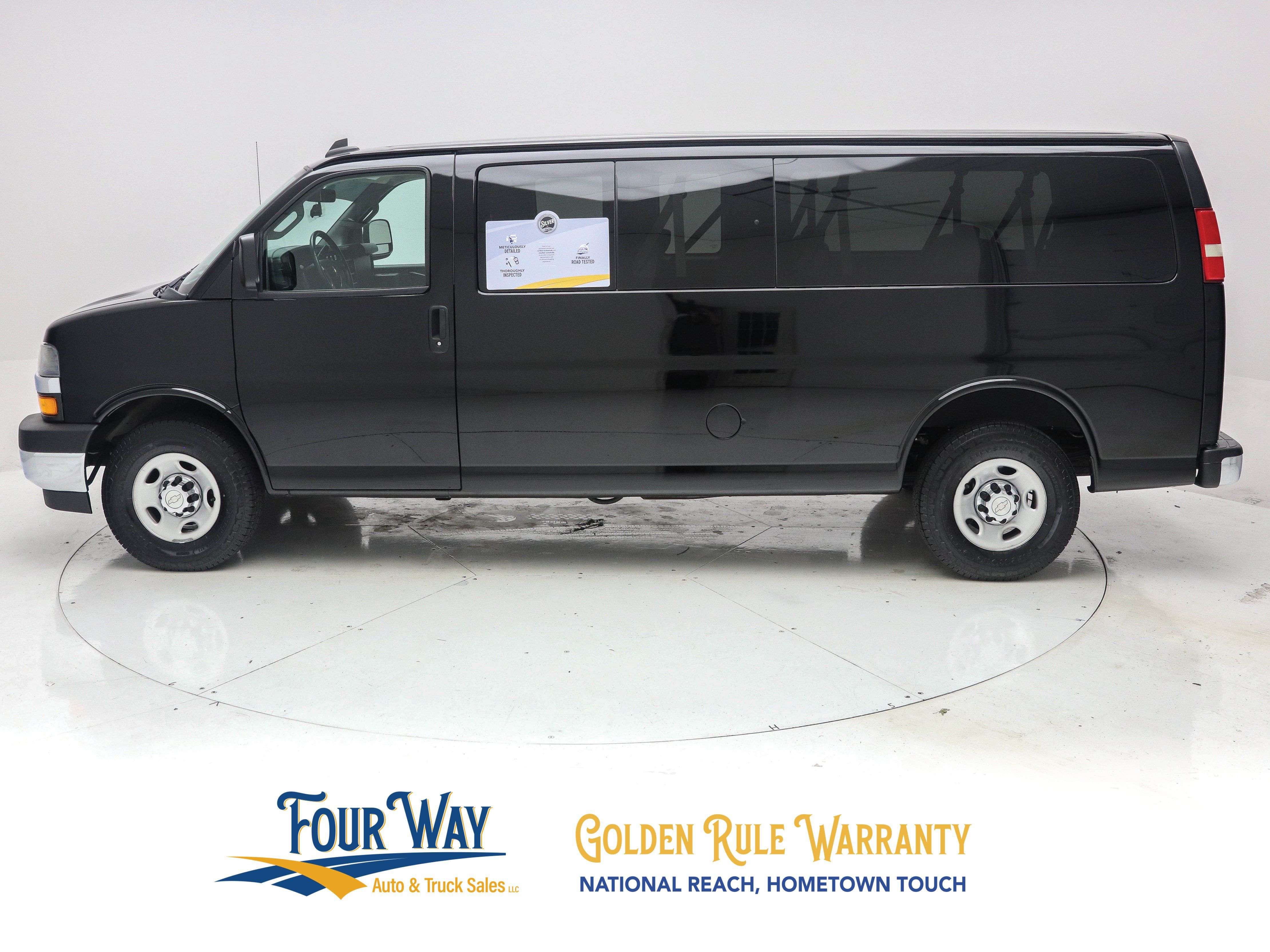 Used 2019 Chevrolet Express 3500 LT w/ LT Preferred Equipment Group RWD image 7