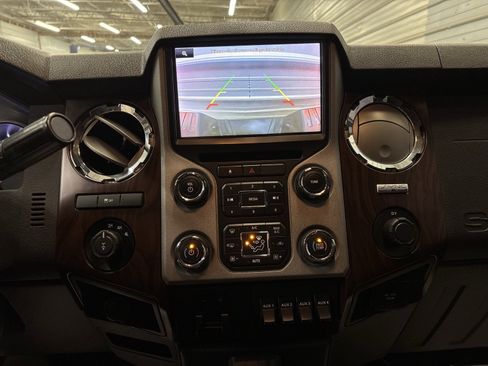 Used 2014 Ford F350 Lariat w/ Lariat Interior Package image 21