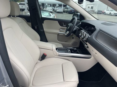 Used 2025 Mercedes-Benz GLA 250 image 16