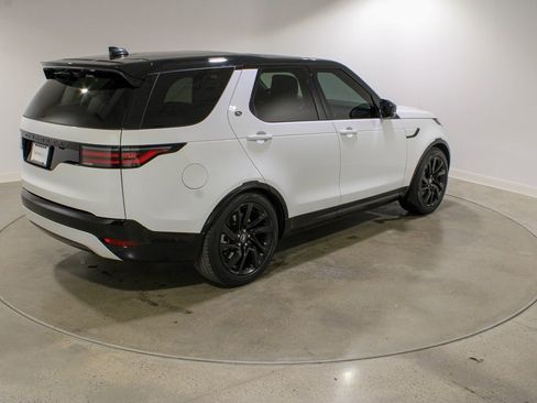 Used 2024 Land Rover Discovery Dynamic SE image 5