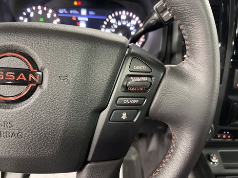 Used 2024 Nissan Titan PRO-4X w/ Pro-4x Convenience Package image 21