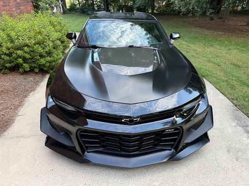 Used 2018 Chevrolet Camaro ZL1 RWD image 9