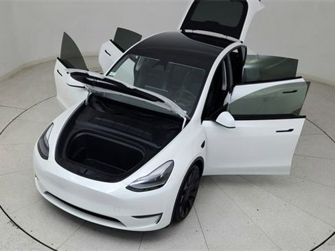 Used 2023 Tesla Model Y Performance image 82