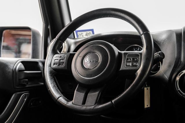 Used 2016 Jeep Wrangler Unlimited Sahara w/ Dual Top Group AWD/4WD image 21