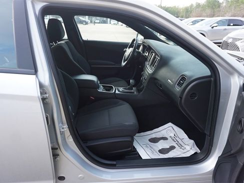 Used 2019 Dodge Charger SXT image 18
