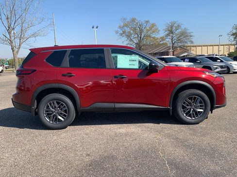 New 2026 Nissan Rogue S image 2