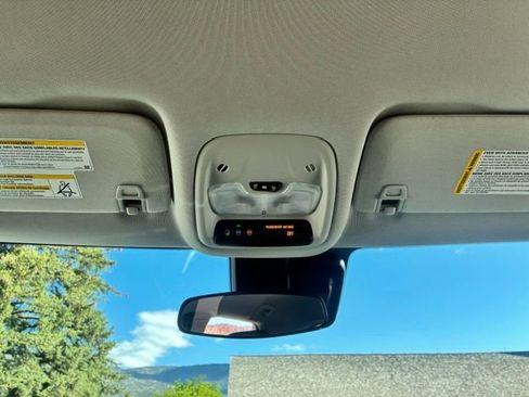 Used 2025 Chevrolet TrailBlazer LT AWD/4WD image 16