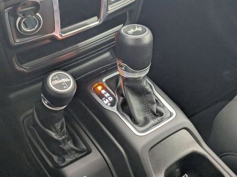 Used 2022 Jeep Wrangler Unlimited Sport AWD/4WD image 18