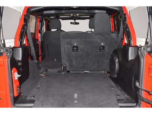 Used 2022 Jeep Wrangler Unlimited Sahara w/ Dual Top Group AWD/4WD image 11