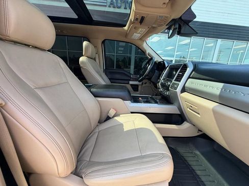 Used 2019 Ford F250 Lariat w/ Lariat Ultimate Package AWD/4WD image 14