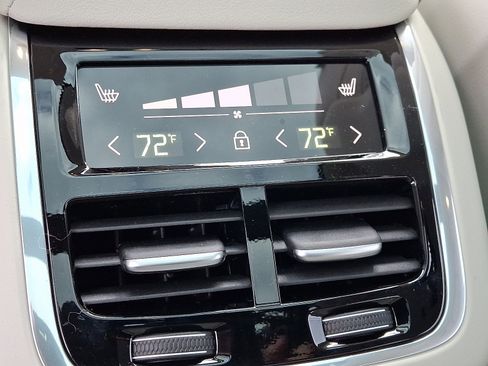 New 2026 Volvo XC60 B5 Ultra w/ Protection Package Premier image 6