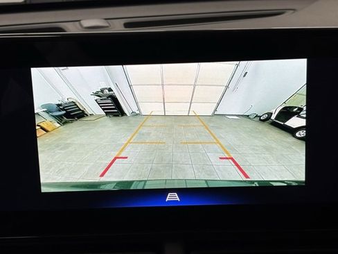 Used 2025 Chevrolet Trax LT image 23