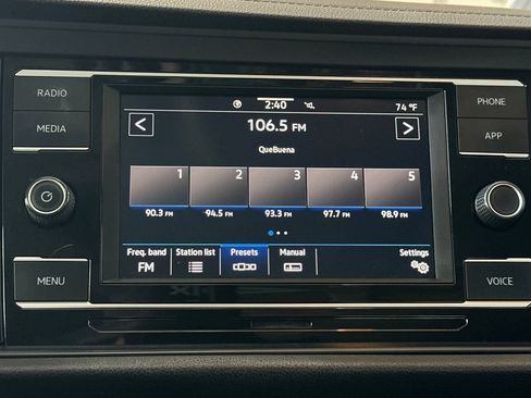Used 2022 Volkswagen Jetta SE w/ Panoramic Sunroof Package FWD image 17