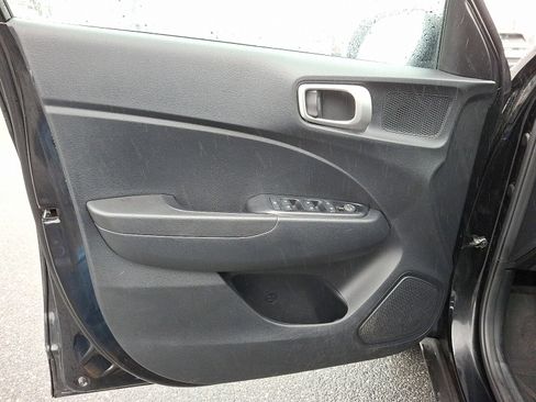 Certified 2023 Hyundai Venue SEL image 12