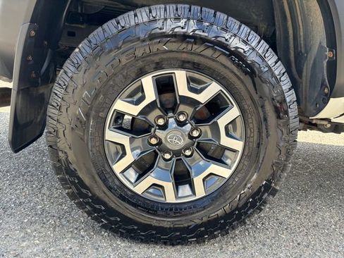 Used 2021 Toyota Tacoma TRD Off-Road AWD/4WD image 23