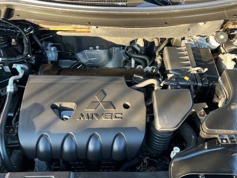 Used 2016 Mitsubishi Outlander SE image 22