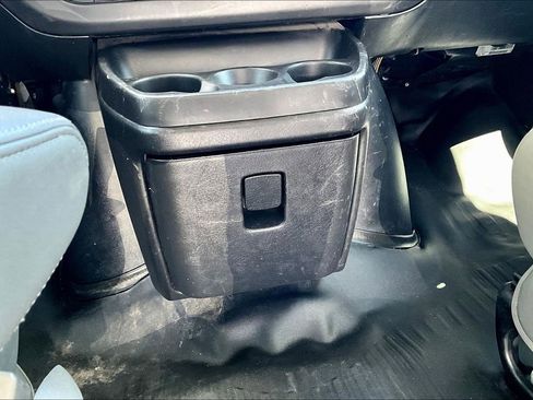 Used 2017 Chevrolet Express 2500 RWD image 12