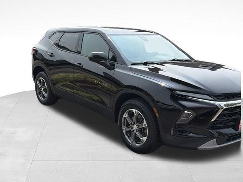 Used 2023 Chevrolet Blazer LT AWD/4WD image 4