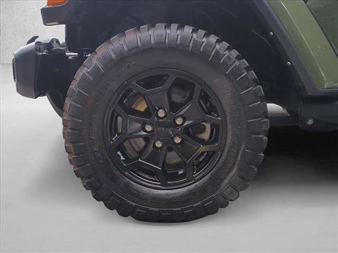 Certified 2023 Jeep Gladiator Sport AWD/4WD image 27