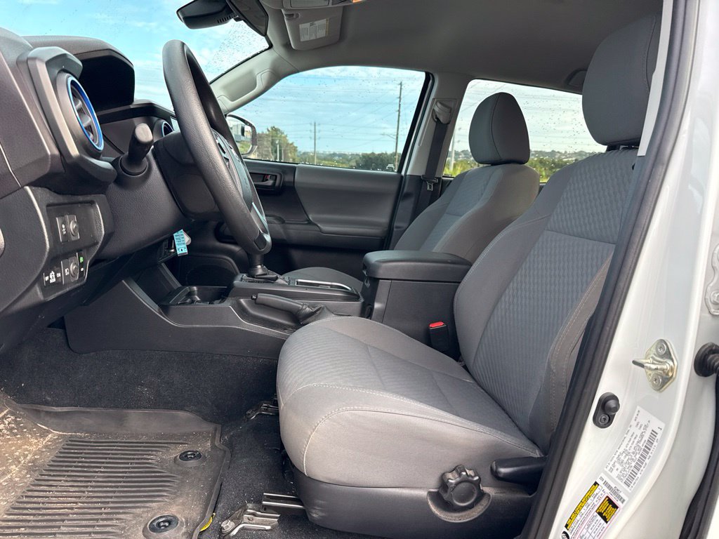Used 2020 Toyota Tacoma SR AWD/4WD image 6