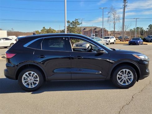 Used 2021 Ford Escape SE w/ Cold Weather Package image 2