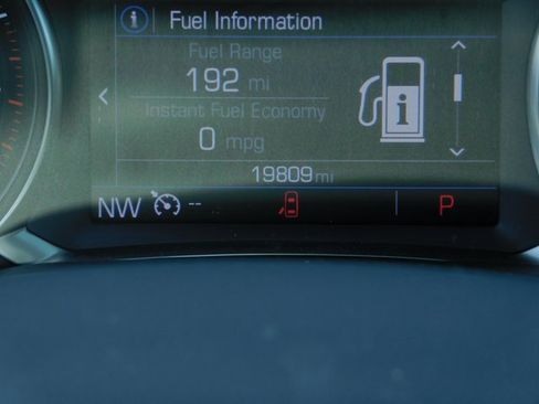 Used 2023 GMC Acadia SLE w/ Driver Convenience Package image 18